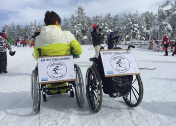 La Diputació de València promociona la pràctica de l’esquí adaptat per a persones amb diversitat funcional