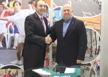 Caixa Popular i la Federació de Pilota Valenciana subscriuen un conveni per promocionar l’esport autòcton