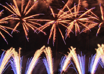 El programa pirotècnic de falles s’inicia amb Ricasa i pirotècnia valenciana i tindrà Reyes Martí com a protagonista final