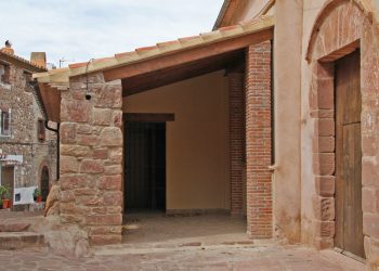 Vilafamés obre una nova àrea de descans a la plaça de la Sang