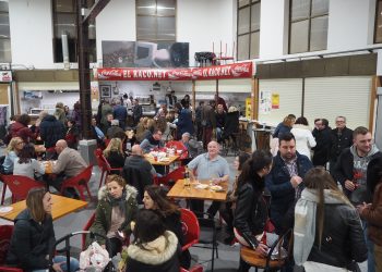 Sueca enceta la Pasqua al Mercat Municipal