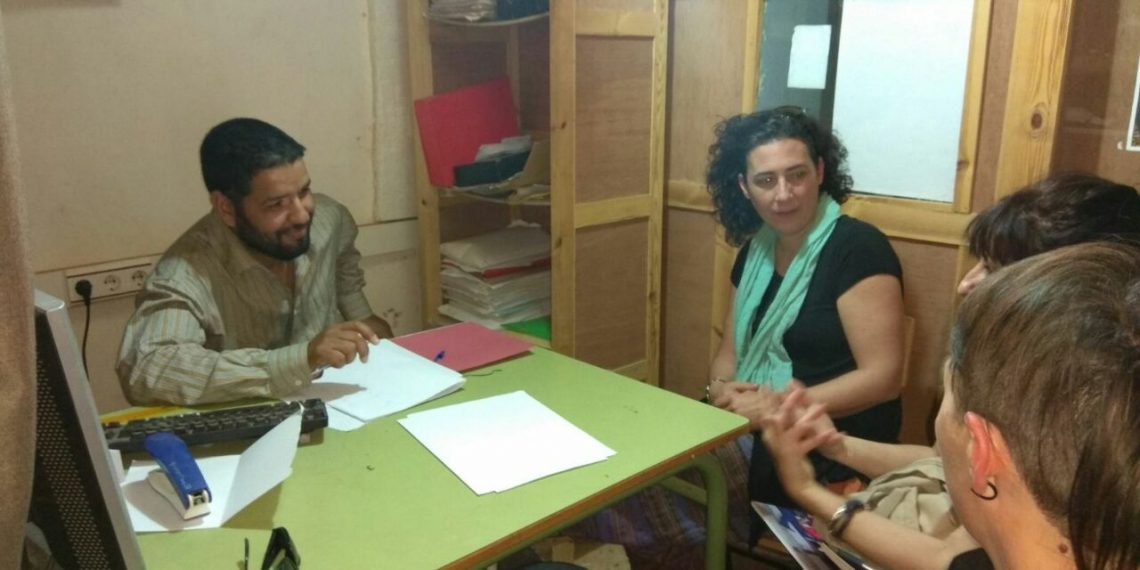 La regidora de migració i cooperació, Neus Fàbregas Santana, es reuneix amb el president del parlament sahrauí