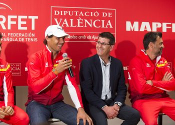 Rodríguez desitja sort a l’equip espanyol de la Davis després de la sessió d’entrenament en la Plaça de Bous