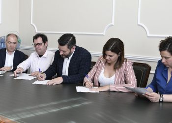 L’Ajuntament regula les bones pràctiques per a garantir la convivència del turisme amb l’activitat comercial del Mercat Central