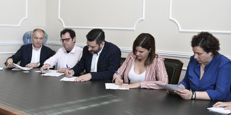 L’Ajuntament regula les bones pràctiques per a garantir la convivència del turisme amb l’activitat comercial del Mercat Central