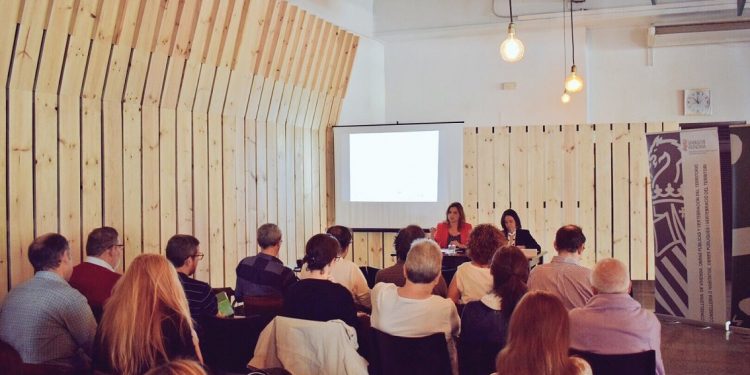 Ciutadania i visitants compten amb una guia per acostar-se als espais «singulars» de Benimaclet