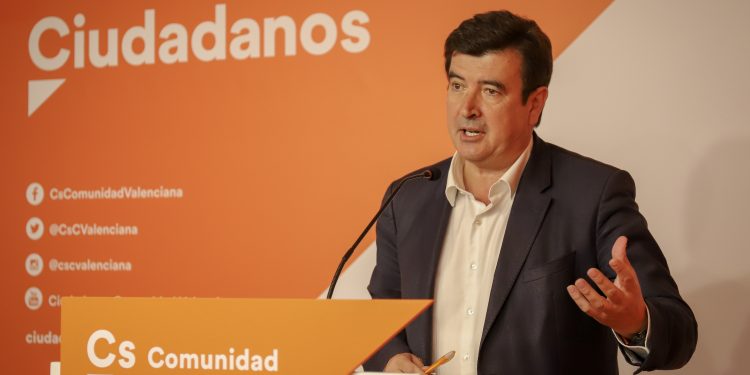 Giner: «Ribó no pot deixar als veïns, bars i cafeteries de Russafa sense servei de peix durant tres mesos»