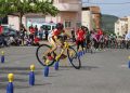 Vora 200 xiquets i xiquetes participen en el Trofeu d’Escoles de Ciclisme Cudol Roig