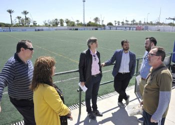 L’Ajuntament renova la gespa artificial i millora dependències del camp Javier Marquina