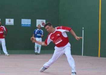 Massalfassar avança amb pas ferm en l’Autonòmic de Frontó