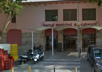 L’Ajuntament celebra el 60 aniversari del mercat del Cabanyal amb 4.000 racions de clòtxina
