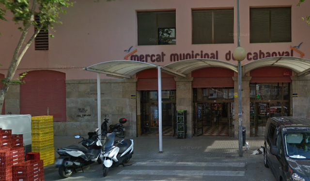 L’Ajuntament celebra el 60 aniversari del mercat del Cabanyal amb 4.000 racions de clòtxina