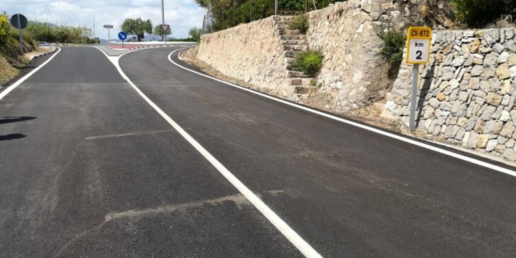 La Diputació reasfalta la carretera que uneix Bellreguard amb la platja per a la temporada estival