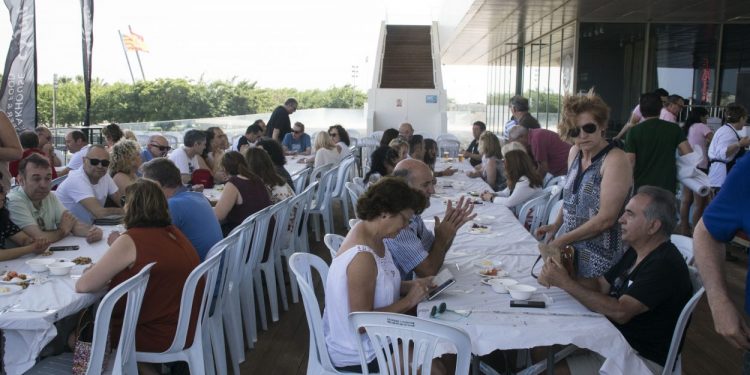 Cireres i jazz en l’Esmorzar Del Tros al Plat per a reivindicar el territori valencià