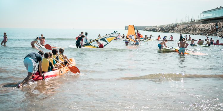 La Marina de València acosta la nàutica als xiquets i xiquetes des de les seues escoles d’estiu