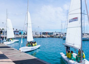 La Marina de València acosta la nàutica als xiquets i xiquetes des de les seues escoles d’estiu
