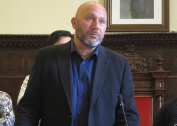 Sixto: “No podem donar una lliçó de solidaritat i després portar als refugiats als CIES o expulsar-los”