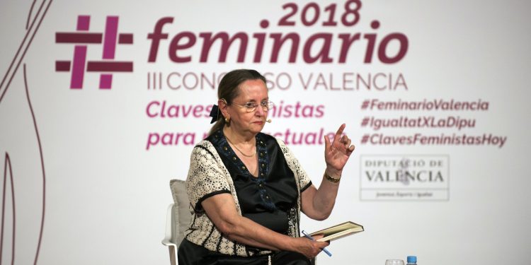 Amelia Valcárcel demana una reforma de la Constitució perquè les dones ocupen el seu lloc en la societat