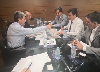 Giner: «L’Ajuntament ha de treballar amb el Port de València en els plans que afecten el desenrotllament de la ciutat»