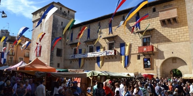 Cultura aprova iniciar la declaració de BIC de la Fira de Tots Sants de Cocentaina i fer BRL la Festa de l’Arbret d’Altea
