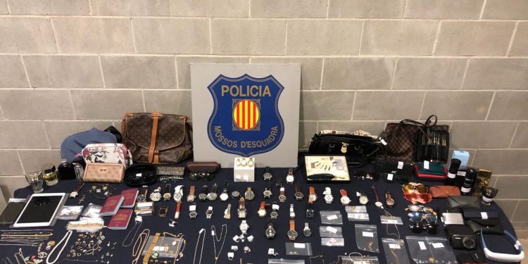 Ingressen a presó tres homes per sis robatoris en domicilis d’arreu de Catalunya