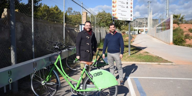 Nou carril bici i bancada de Bicicas per a connectar les instal·lacions esportives del Chencho i Sindical