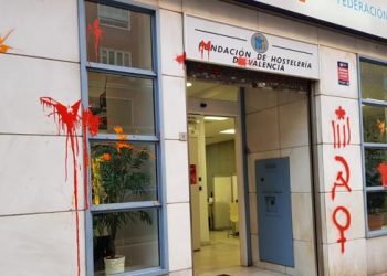 L’Ajuntament condemna les pintades en la seu de la Federació D’Hostaleria de València