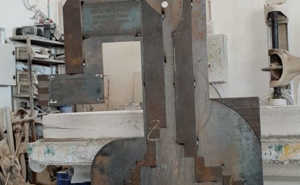 Inaugurat el monument en homenatge a Valentín González al Mercat D’Abastos