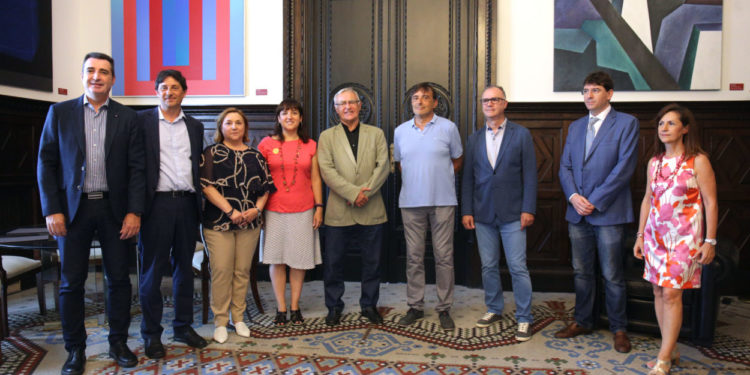 L’Ajuntament signa un conveni per a l’equipament d’habitatges municipals per a dones víctimes de violència de gènere