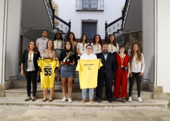 Les campiones d’Espanya de futbol americà visiten la Diputació