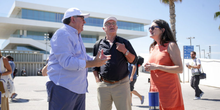 L’alcalde destaca la marina de València com un punt de trobada per a la ciutadania on realitzar una gran varietat d’activitats