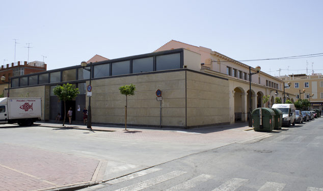 Sagunt subhastarà la concessió de 33 parades dels mercats municipals