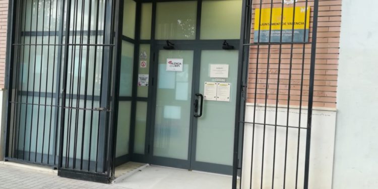 Ciutadans denuncia que la falta de personal provoca el tancament de quatre biblioteques