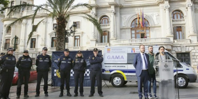 El grup GAMA de la policia local coordinarà el dispositiu contra les agressions sexuals en la nit de cap d’any