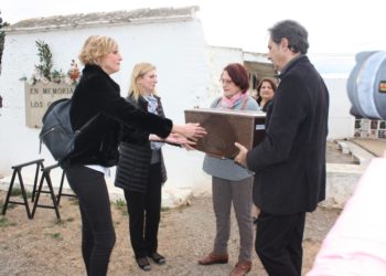 Castelló entrega a la família les restes de la primera víctima identificada en les exhumacions