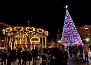 València lluix des d’esta vesprada una il·luminació nadalenca que arriba als barris i pobles de la ciutat