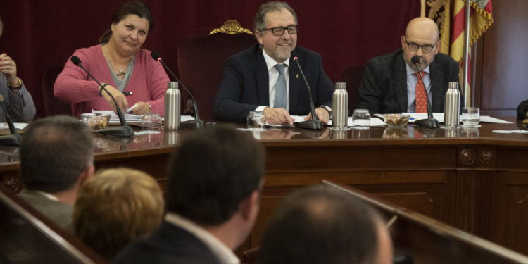 El ple aprova una declaració institucional a favor de Sant Joan de Penyagolosa i una moció per al retorn dels castellonencs enterrats al ‘Valle de los Caídos’