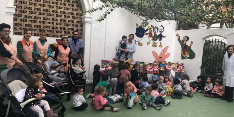 La Diputació de Castelló distribueix regals entre 8 entitats que repartiran joguets a 500 xiquets