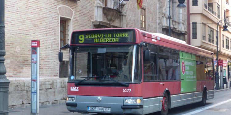 Vora 12.000 persones utilitzen la línia 9 d’EMT per anar des del Forn D’Alcedo I Sedaví al centre de VALÈNCIA