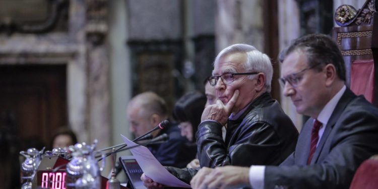 El ple es compromet a «continuar vetlant pel bon estat dels elements patrimonials protegits i la seua restauració»