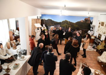 El president de la Diputació es transforma en seré en la mostra etnològica ‘Suera, un poble al carrer’