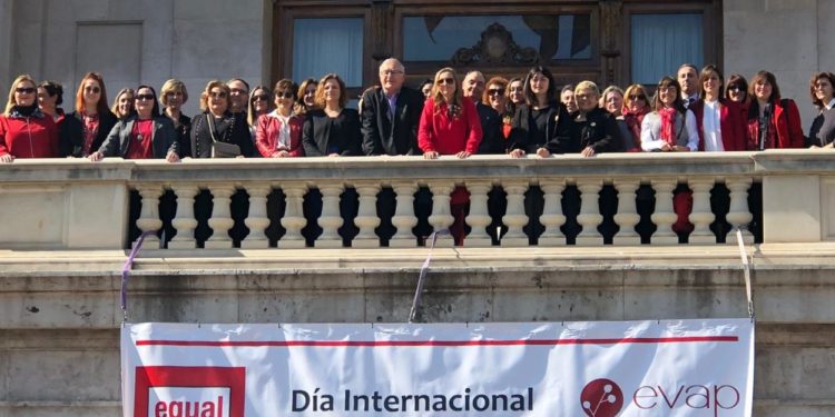EL ALCALDE DESTACA LA PERSPECTIVA DE GÈNERE DELS PRESSUPOSTOS MUNICIPALS PER A TREBALLAR PER LA IGUALTAT SALARIAL