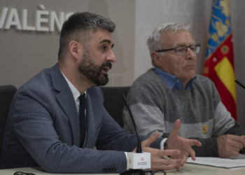PERE FUSET renúncia temporalment a les  competències en matèria de cultura festiva per a defensar la seua innocència i no perjudicar les falles