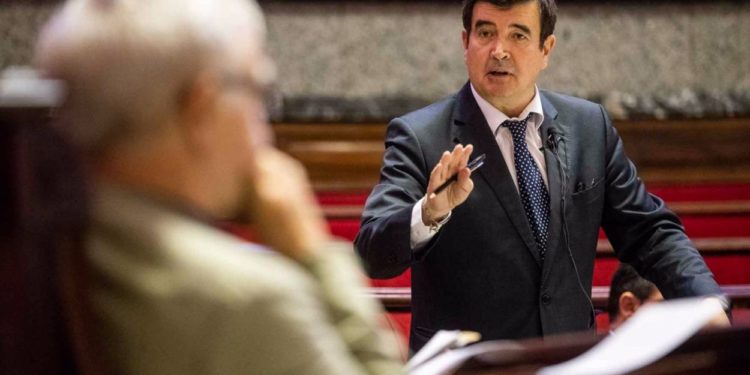 Giner critica que Ribó té una postura «irresponsable» per mantindre a Fuset en la Regidoria de Festes