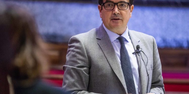 Fernando Giner: «El PSOE, amb el seu silenci còmplice, torna a salvar a Compromís»