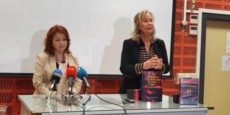 La Gioconda vist seda valenciana segons un estudi de l’escriptora Dolores García