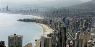 Demanen el confinament de Madrid per evitar els desplaçaments a les zones de costa