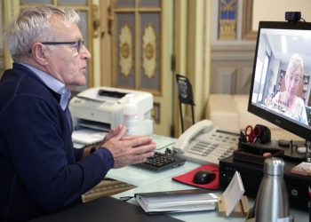 Joan Ribó demana a la consellera els criteris per al canvi de fase en la desescalada i preveure millor la següent oportunitat