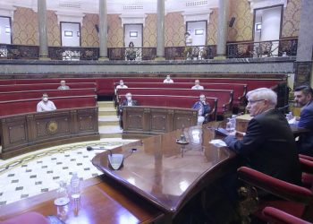 L’ajuntament i els representants dels diferents àmbits fallers consensuen que les falles se celebren definitivament en març de 2021
