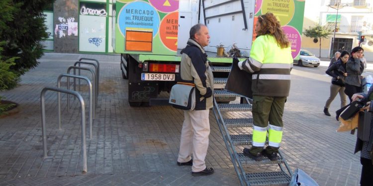L’Ajuntament reprèn el servici d’ecoparcs mòbils a partir de hui després de dos mesos de suspensió temporal per la covid-19
